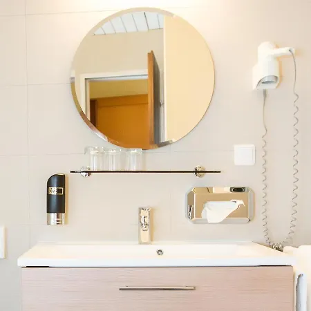 Das Reinisch Just Rooms Ξενοδοχείο