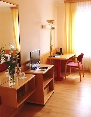 Hotel Das Reinisch Just Rooms 3*