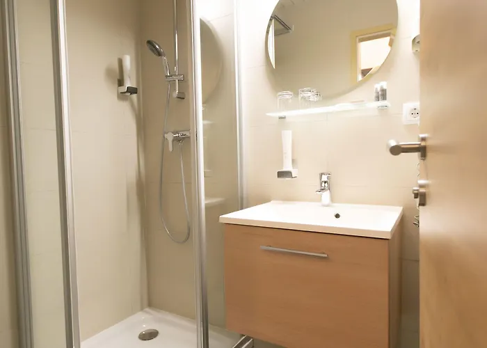 Hotel Das Reinisch Just Rooms Schwechat