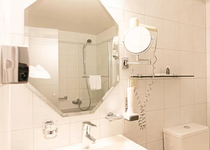 Hotel Das Reinisch Just Rooms 3*