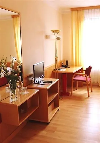 Hotel Das Reinisch Just Rooms 3*